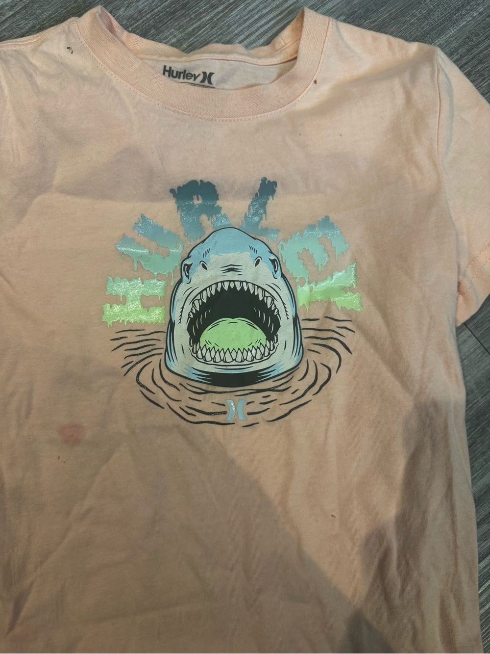 Hurley Peach Crewneck Tee with Blue Graphic